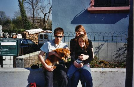 Mon frère (micka) ma ptite soeur (steph) Céline une bone copine et son chien.